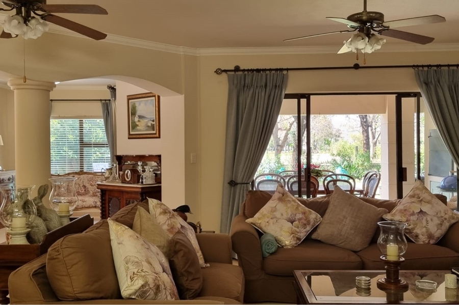 4 Bedroom Property for Sale in WestLake Country Safari Estate North West